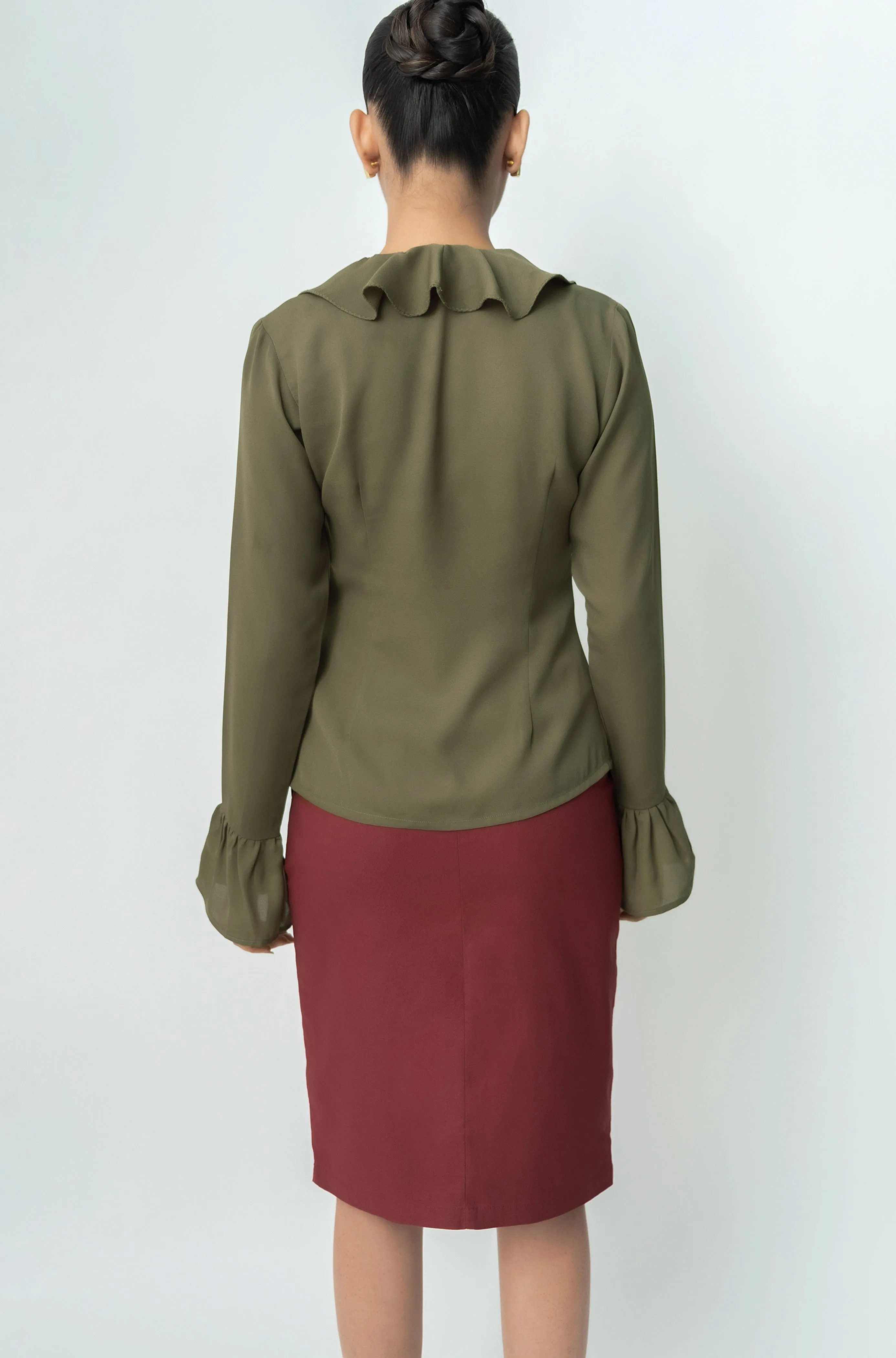 Qua Women's Ruffled Crepe Blouse
